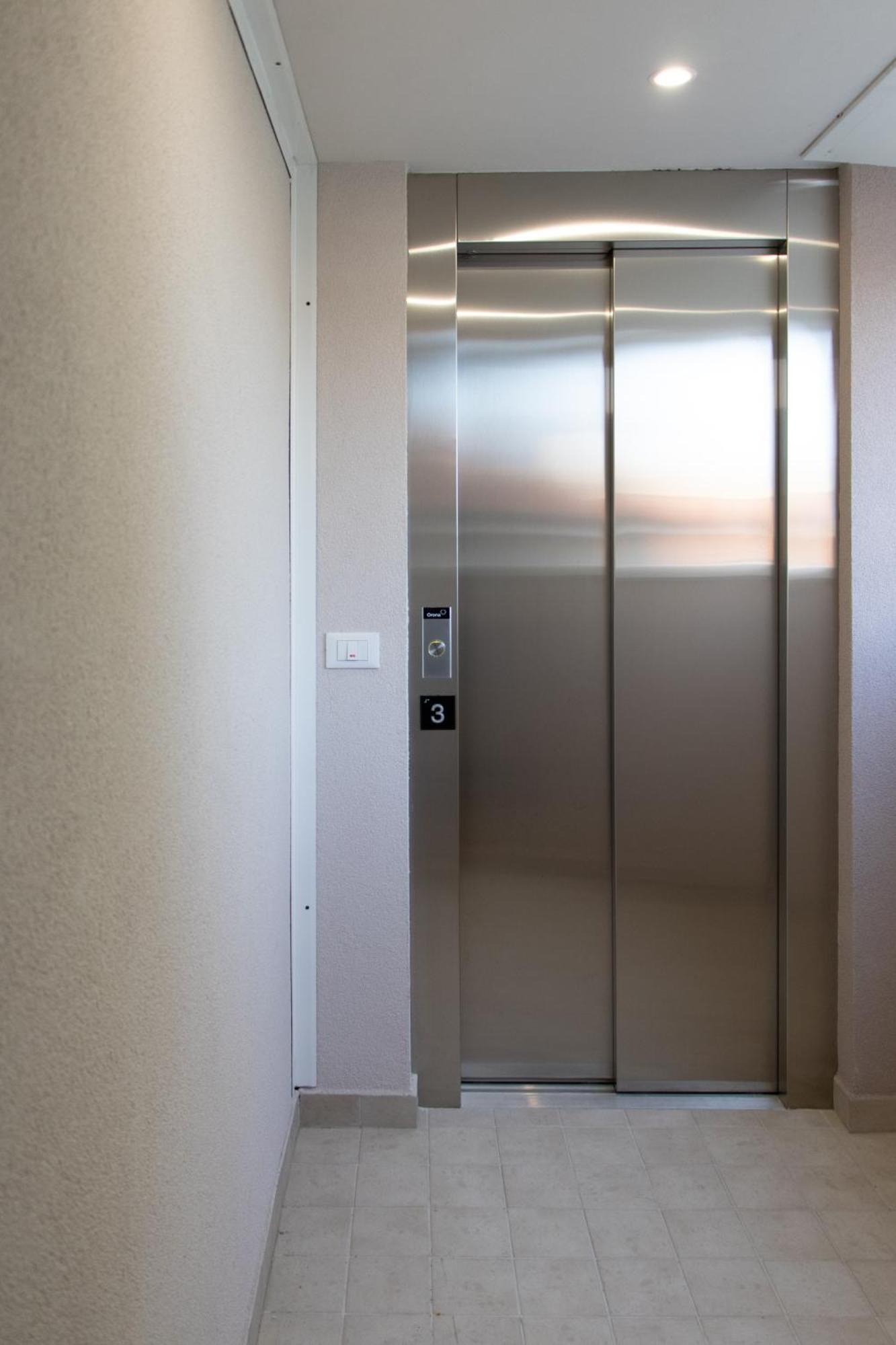Suite Home Da Pietro, Centrale E Vicino Al Mare San Benedetto del Tronto Exteriör bild